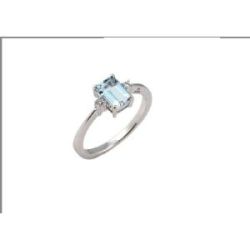 ANILLO EN ORO BLANCO DE 18 QUILATES CON AGUAMARINA CENTRAL TALLA RECTANGULAR. - AAM000126