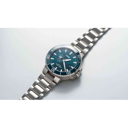 Oris Aquis Small Second Date