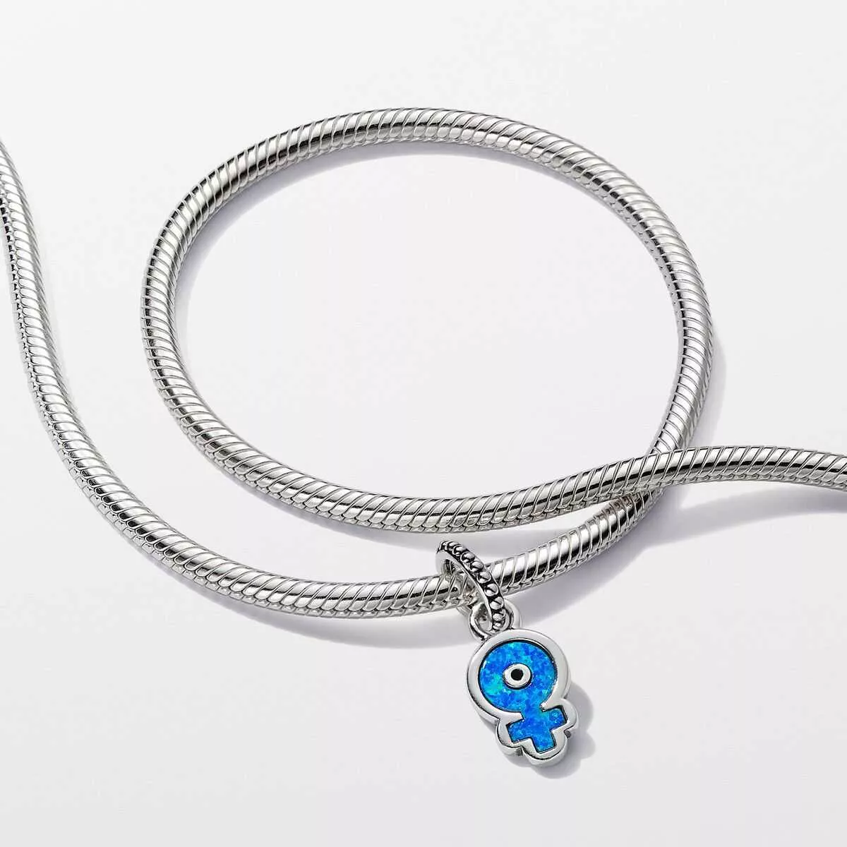 Charm Colgante en plata Opalescente Mujer Poderosa - 793181C01